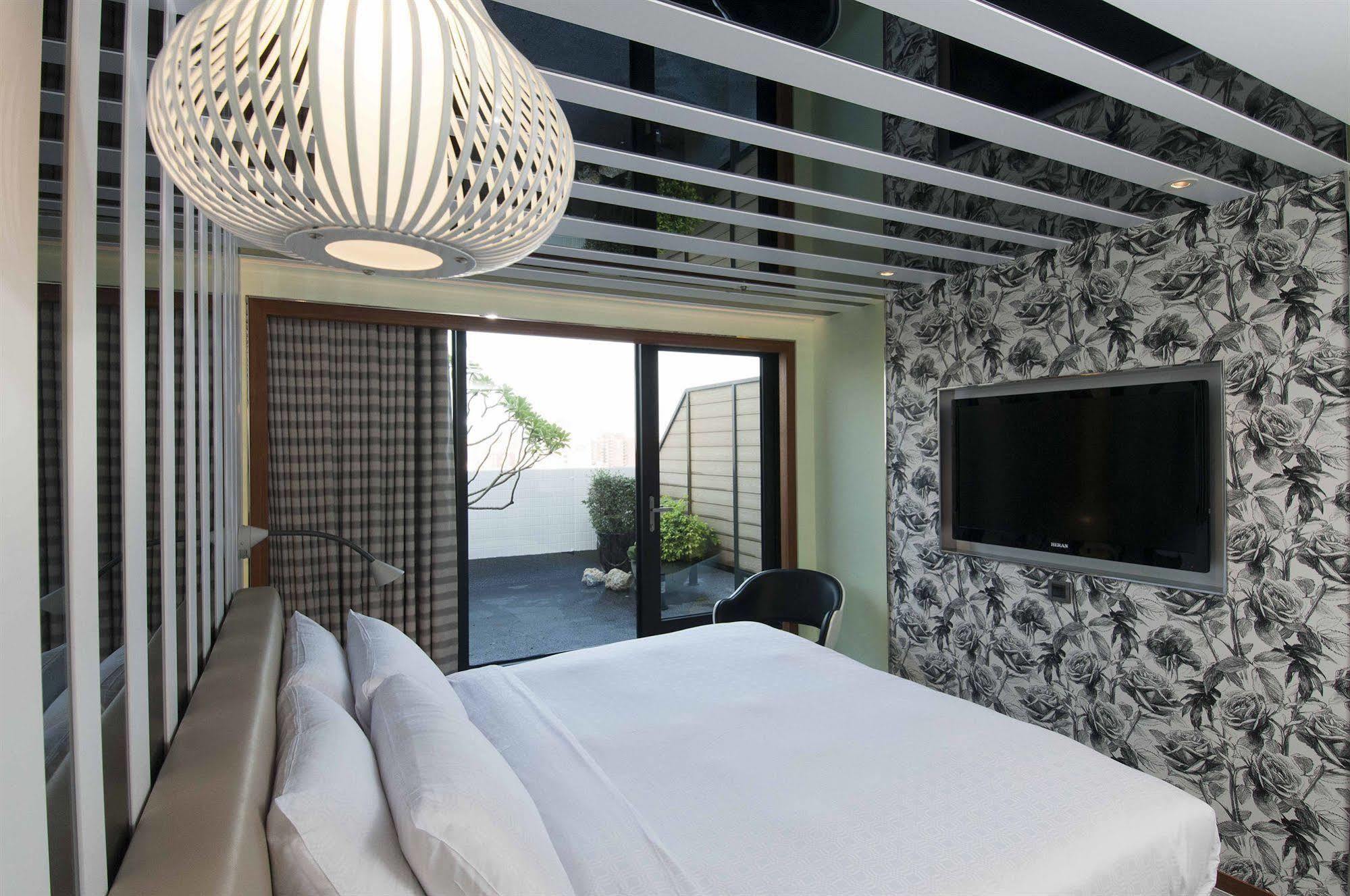 Royal Hotel Group- Central Park Branch Гаосюн Экстерьер фото